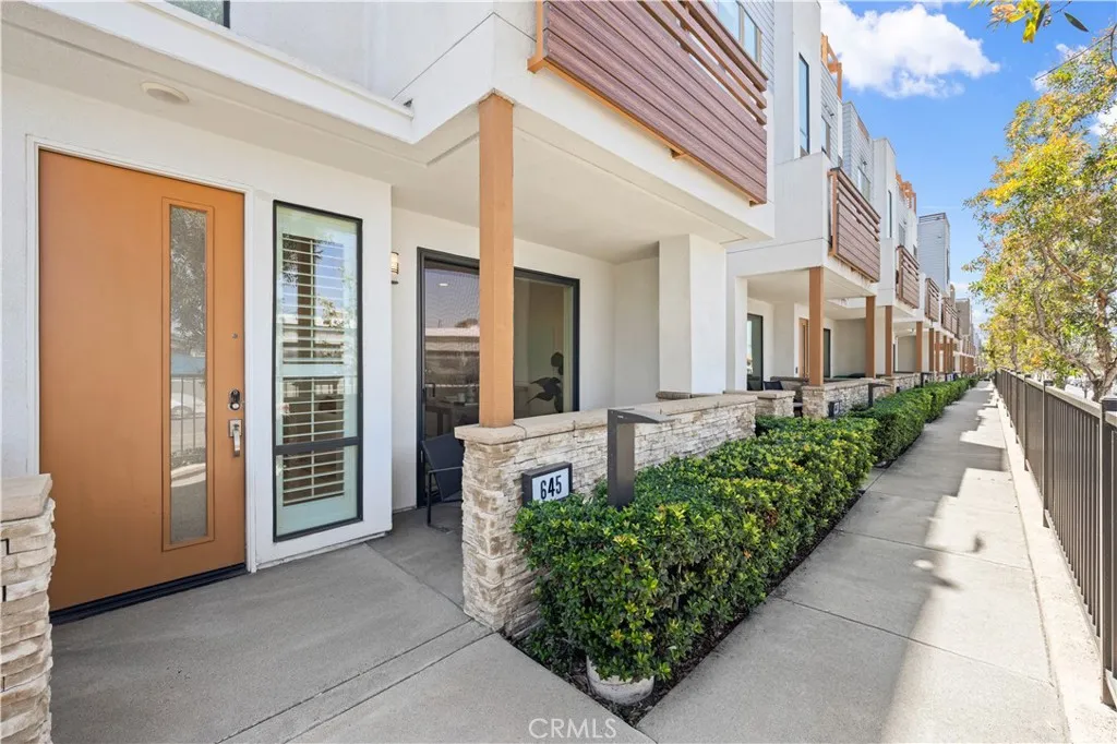 Additional image 9 of 645 W 17th St, Costa Mesa, CA 92627