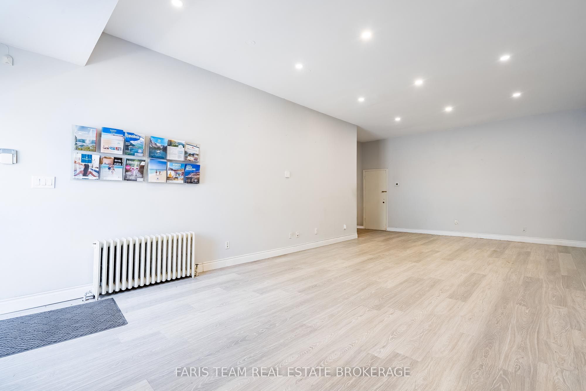 Additional image 4 of 267 Lakeshore Road E, Mississauga, ON, L5G 1G8