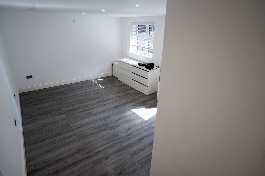 Additional image 7 of 4 bed semi-detached house for saleWindsor Road, Slough, Berkshire SL1
