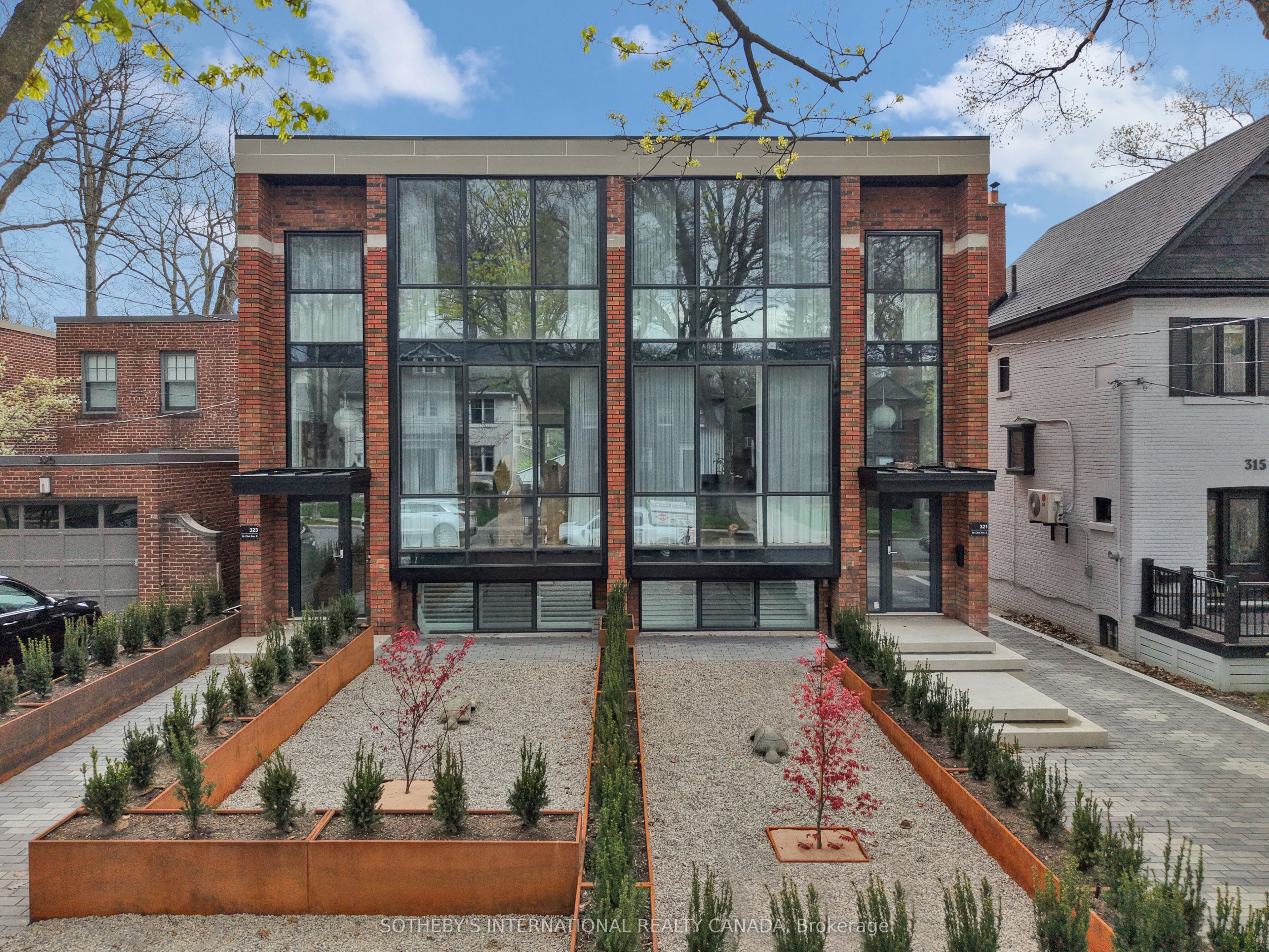 323 St Clair Avenue E, Toronto, ON, M4T 1P3