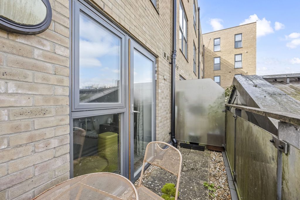 Additional image 2 of 2 bed flat for saleFrancis Street, Brighton BN1