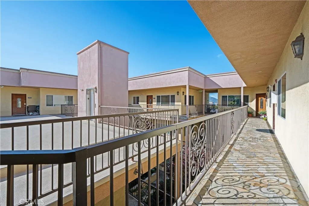 Additional image 47 of 626 E Orange Grove Avenue Unit 301, Burbank, CA 91501