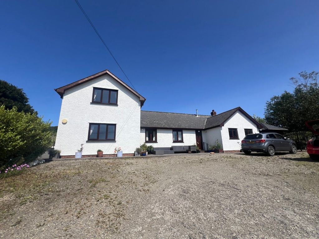 5 bed farm for saleTalgarreg, Llandysul SA44