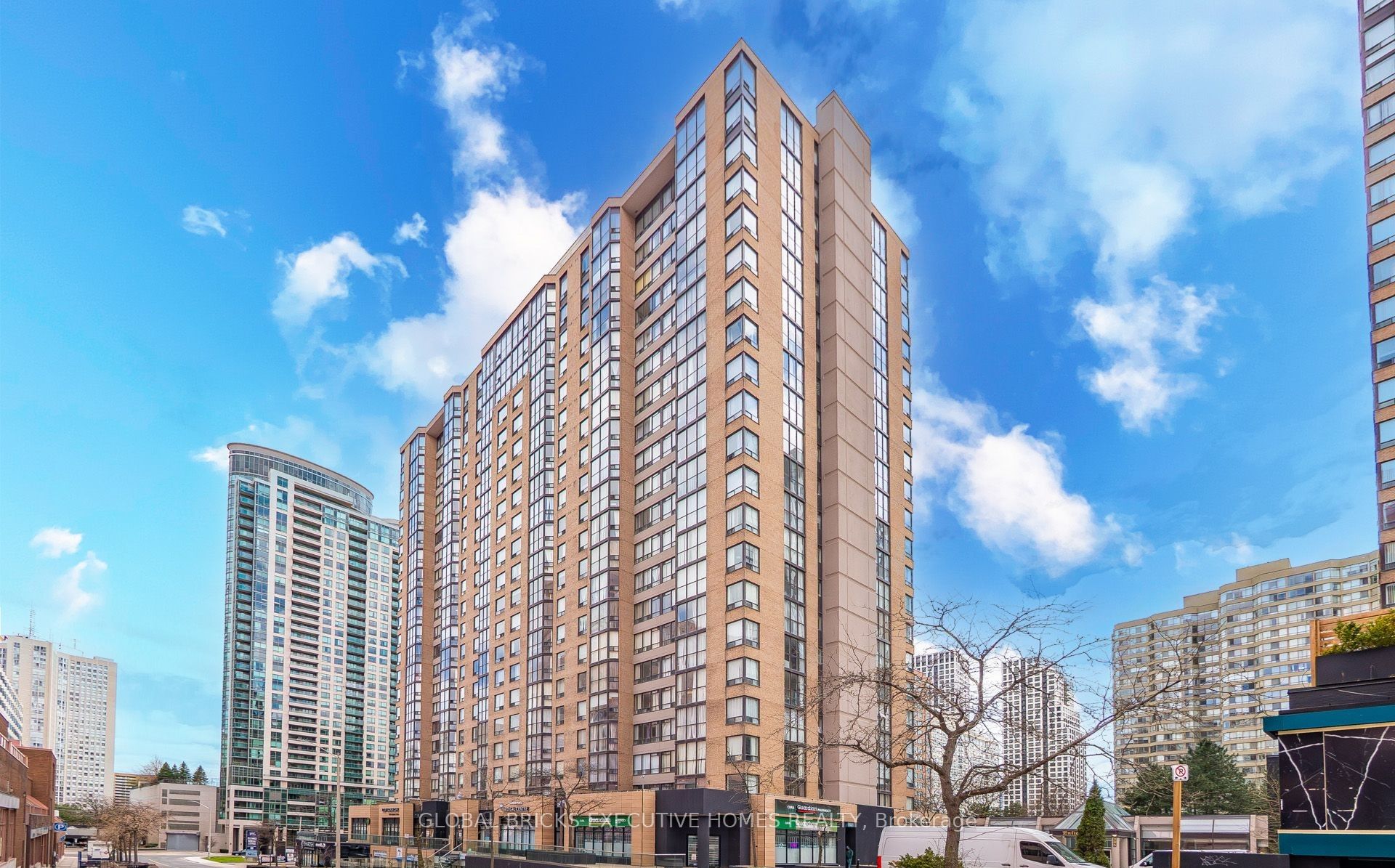 204-265 Enfield Place, Mississauga, ON, L5B 3Y7