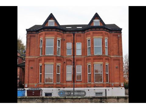 Dickenson Road, Manchester M13