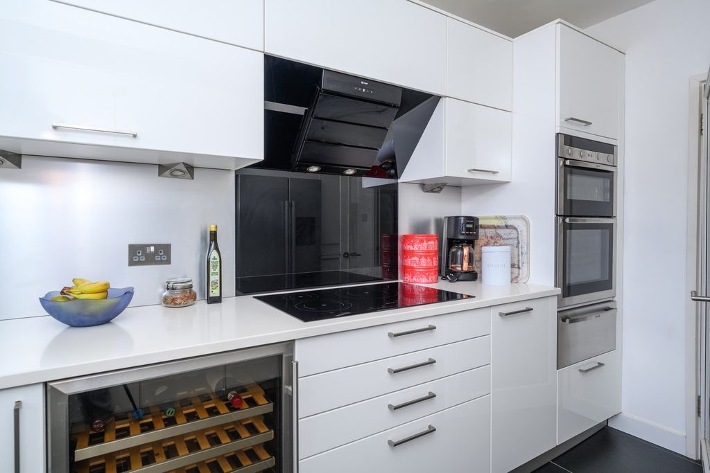 Additional image 8 of 2 bed flat for saleSt Georges Road, Weybridge KT13