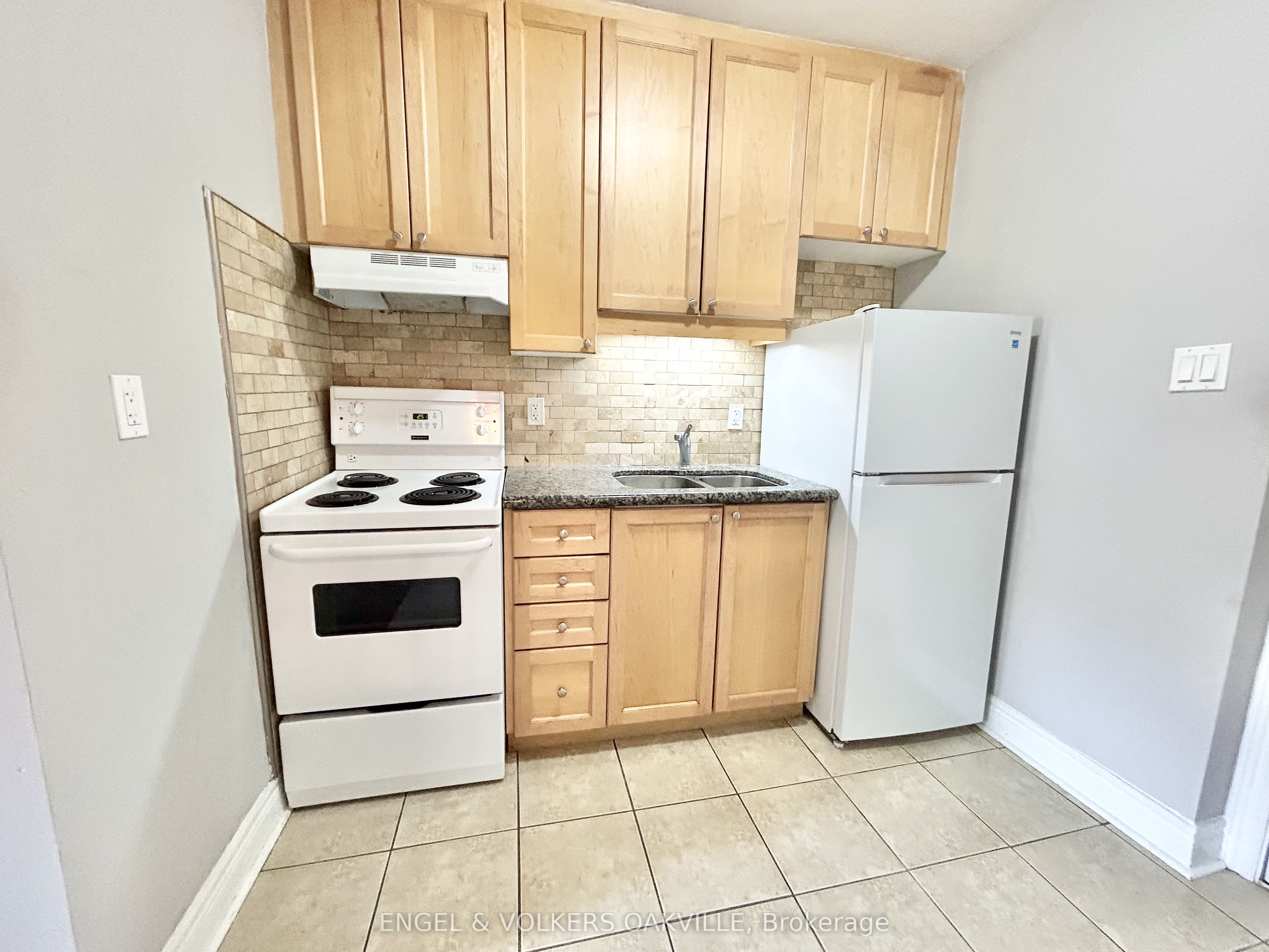 109-15 Thirty Third Street, Toronto, ON, M8W 3G7