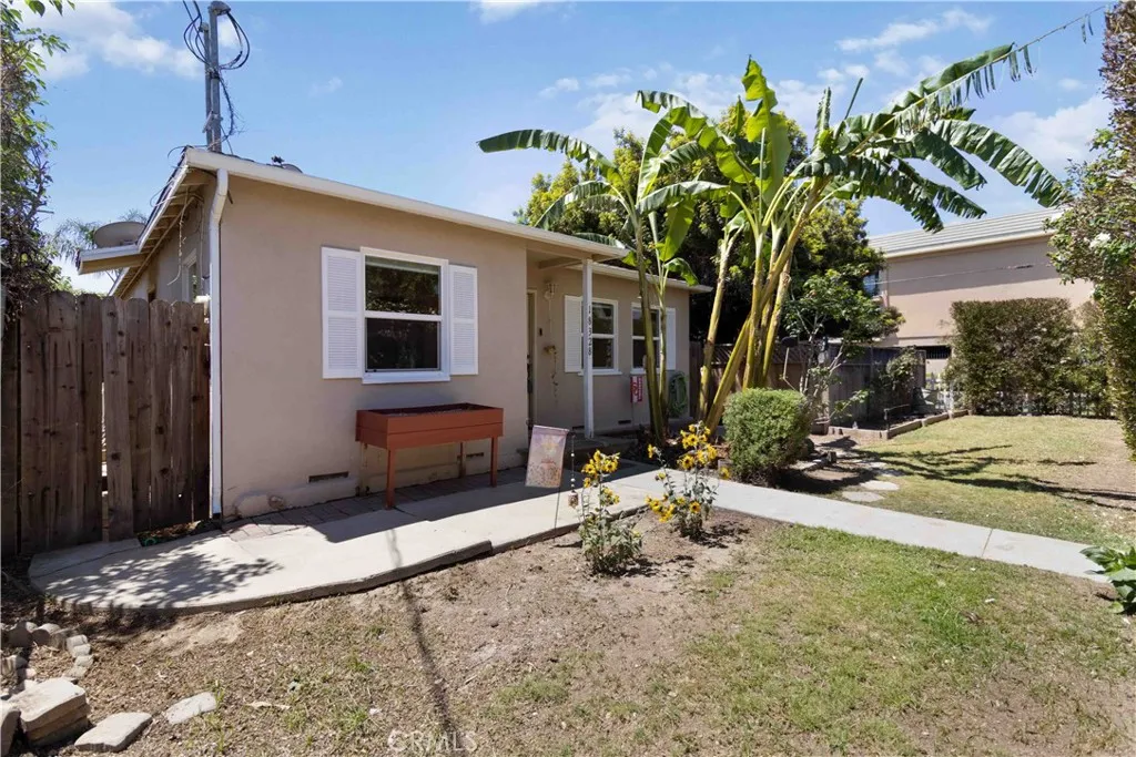 Additional image 3 of 18328 Gresham St, Northridge, CA 91325