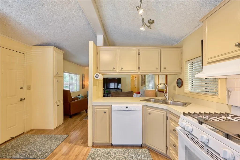 Additional image 65 of 567 E Lassen Ave Unit 220, Chico, CA 95973