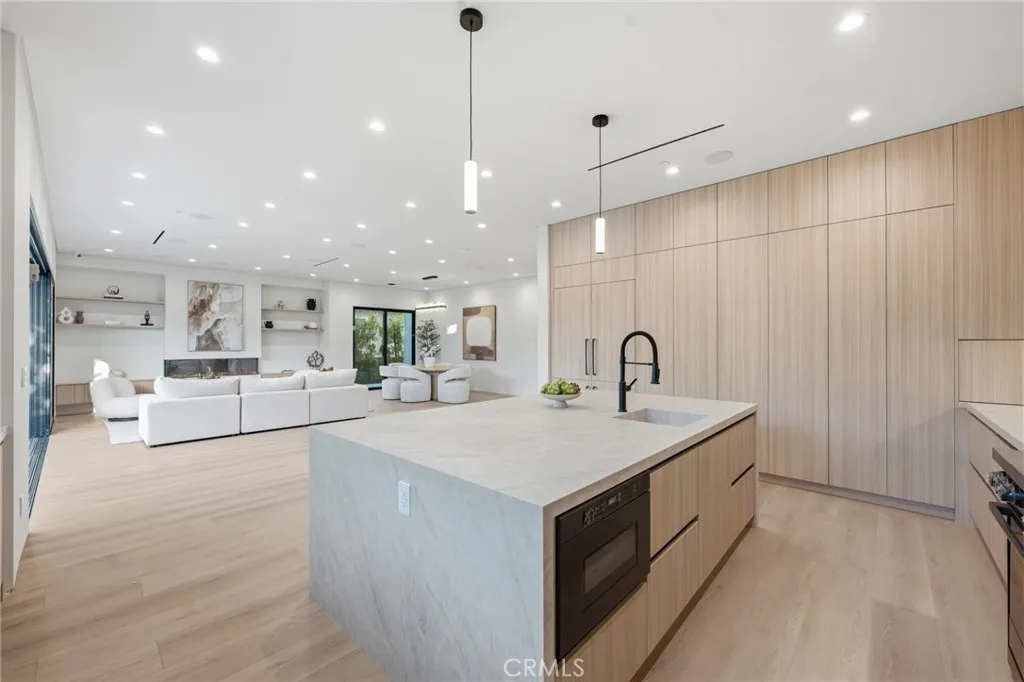 Additional image 17 of 19141 Erwin St, Tarzana, CA 91335