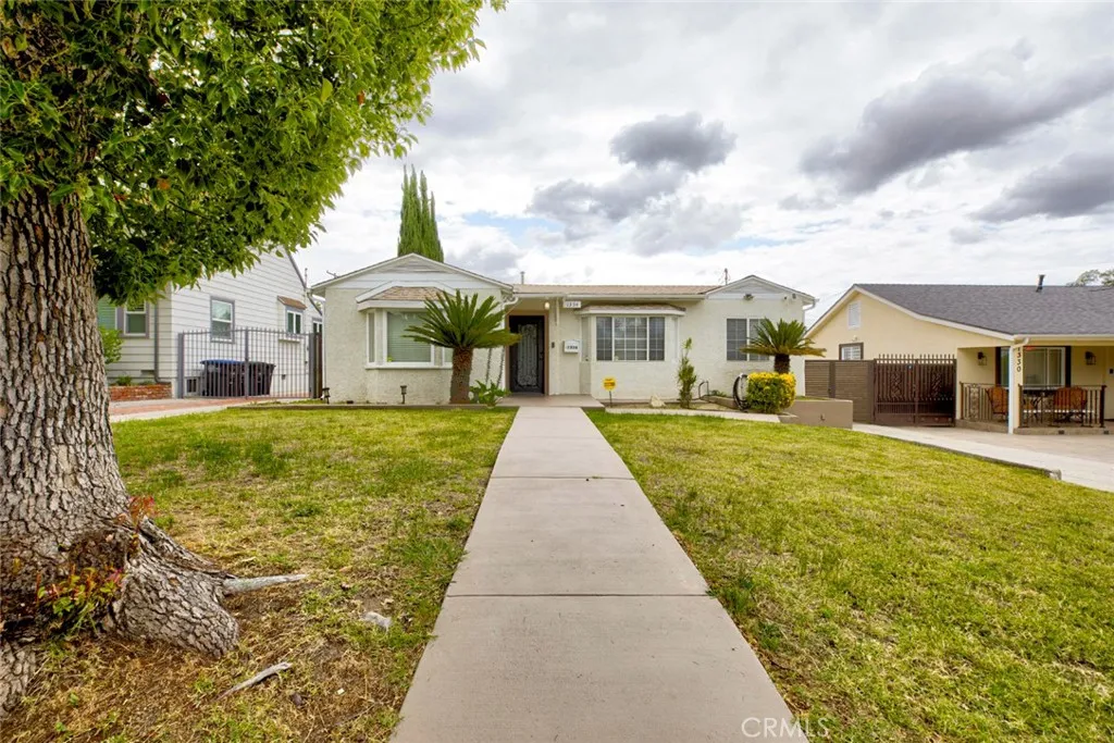 1334 Alameda Ave, Glendale, CA 91201 photo 2