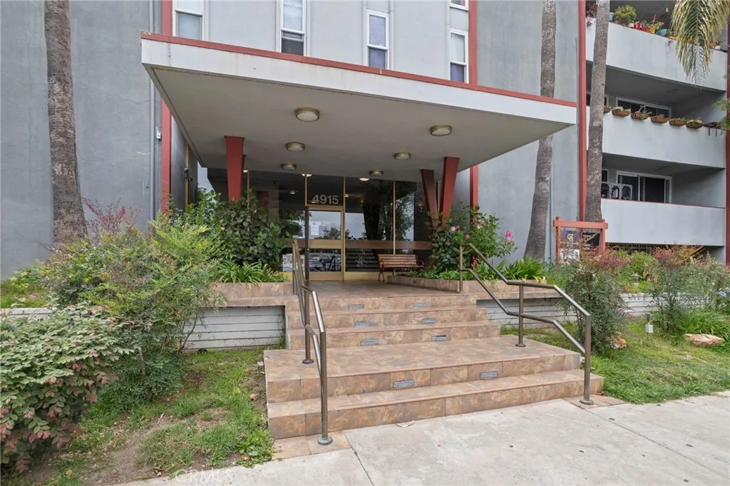 4915 Tyrone Avenue Unit 136, Sherman Oaks, CA 91423 photo 3