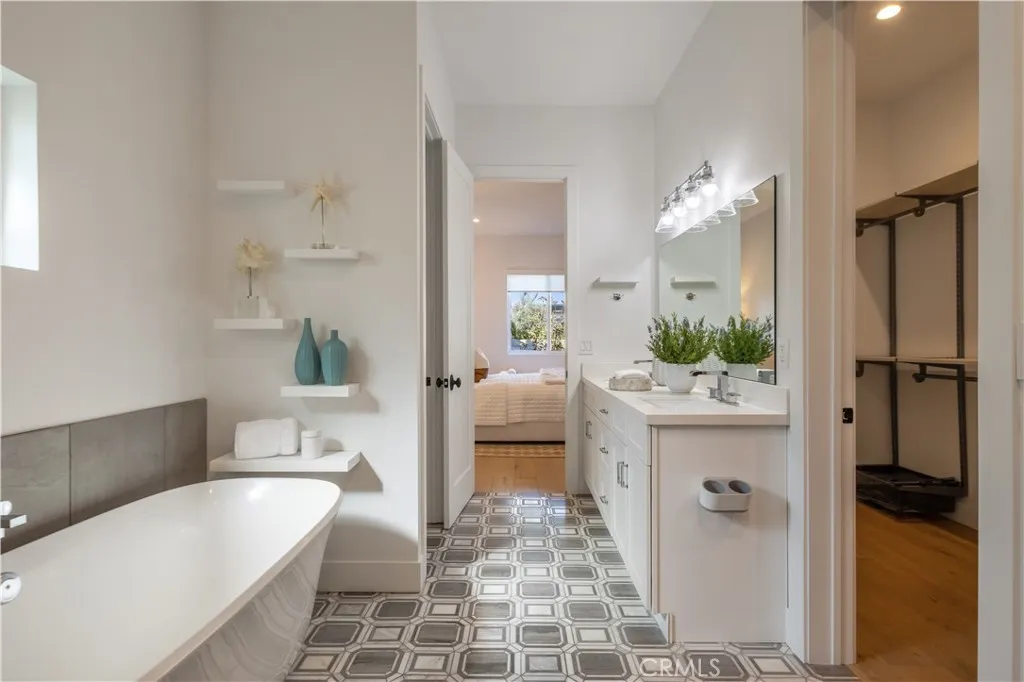 Additional image 19 of 333 Mesa Drive, Costa Mesa, CA 92627