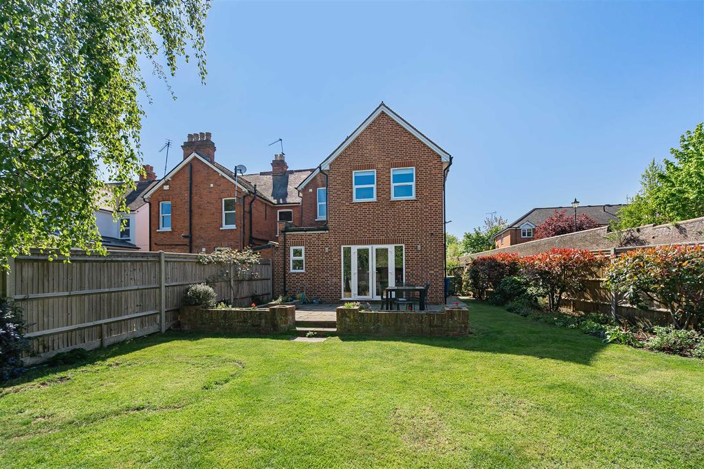 Additional image 2 of 4 bed detached house for saleCollege Rise, Maidenhead SL6