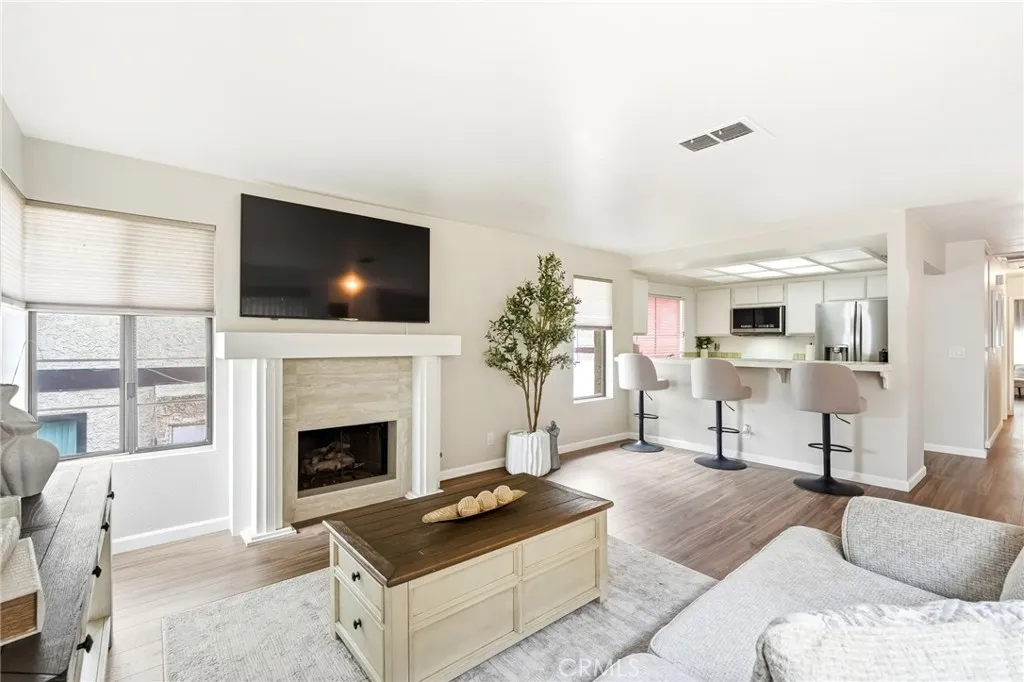Additional image 26 of 7255 Balboa Blvd Unit 20, Lake Balboa, CA 91406