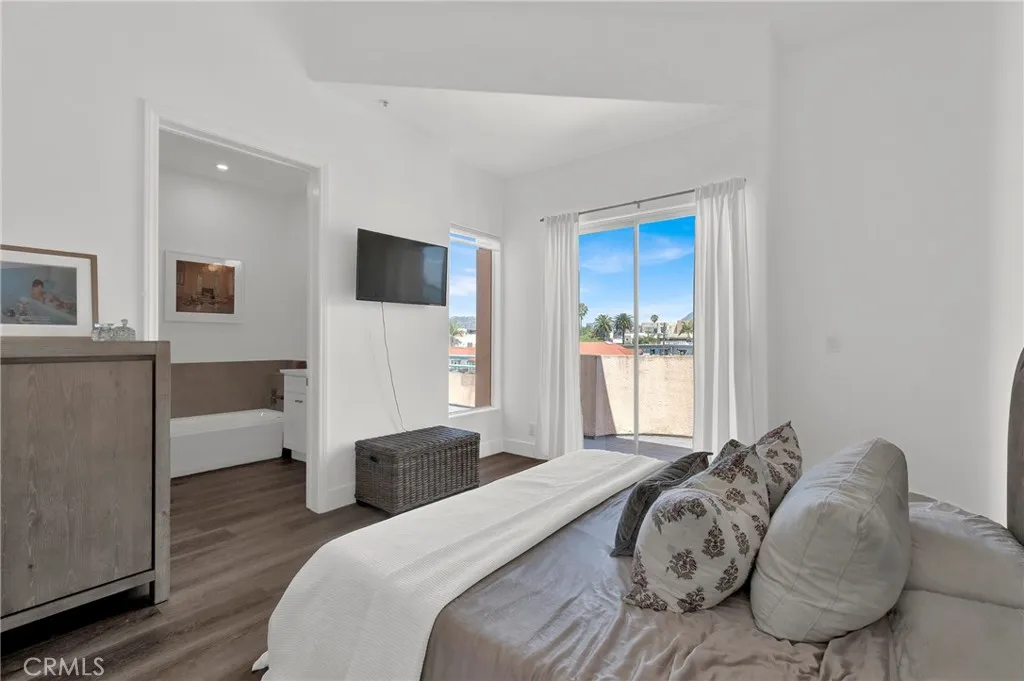 Additional image 52 of 4830 Elmwood Avenue Unit 302, Los Angeles, CA 90004