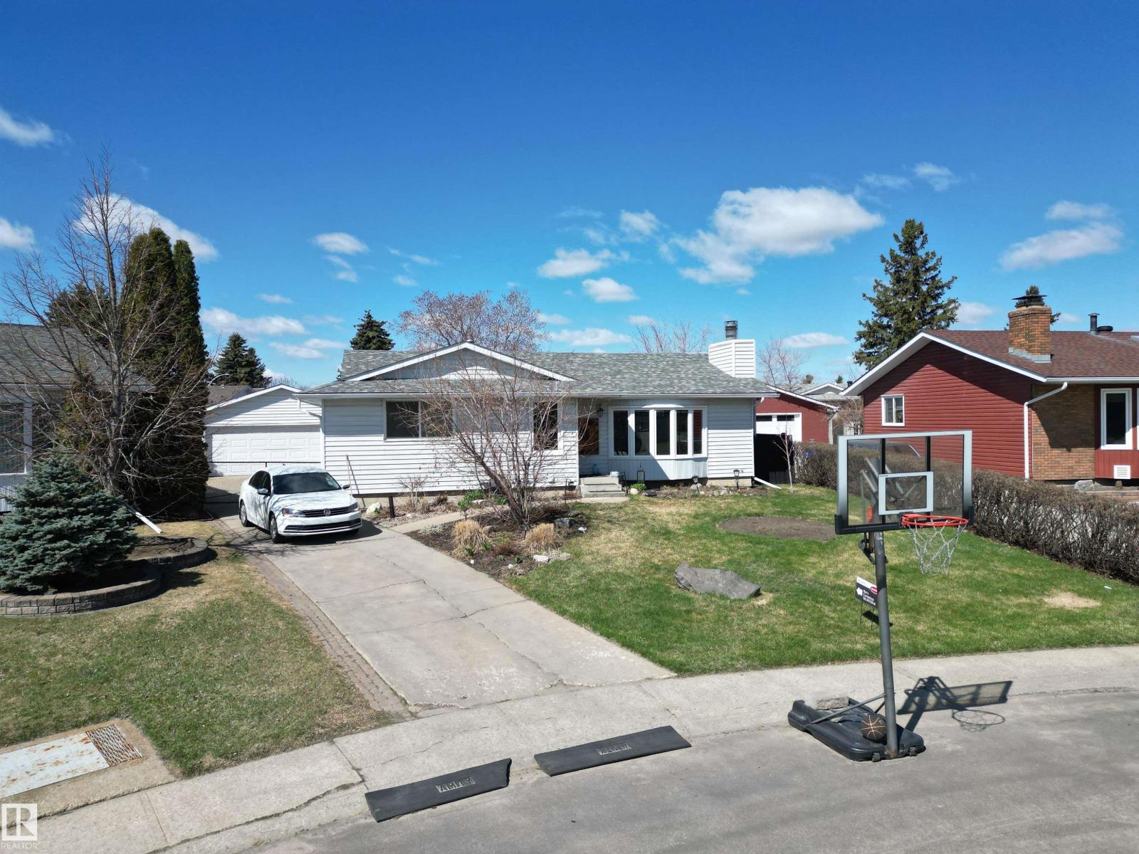 8004 180 Street NW, Edmonton, AB, T5T0T3