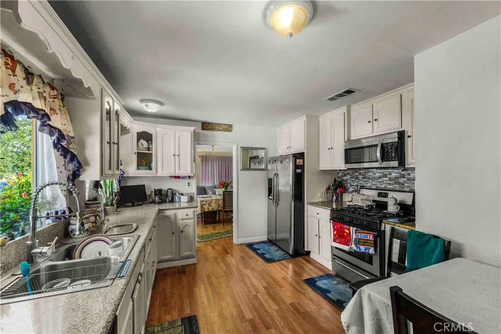 Additional image 64 of 1508 E Queensdale St, Compton, CA 90221