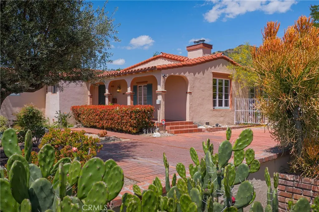 1981 Rangeview Drive, Glendale, CA 91201 photo 2