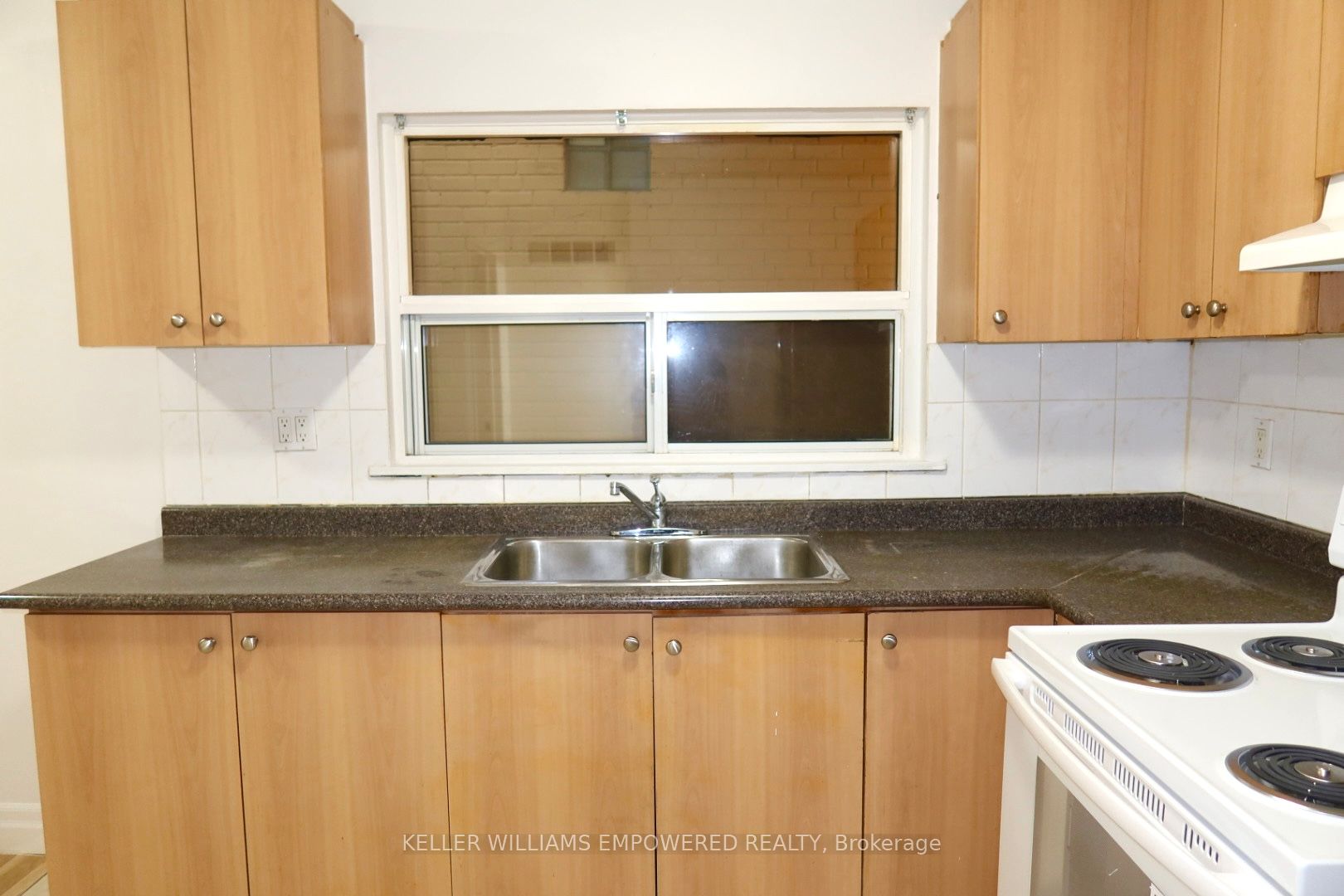 Additional image 5 of 2-821 Albion Road, Toronto, ON, M9V 1A3