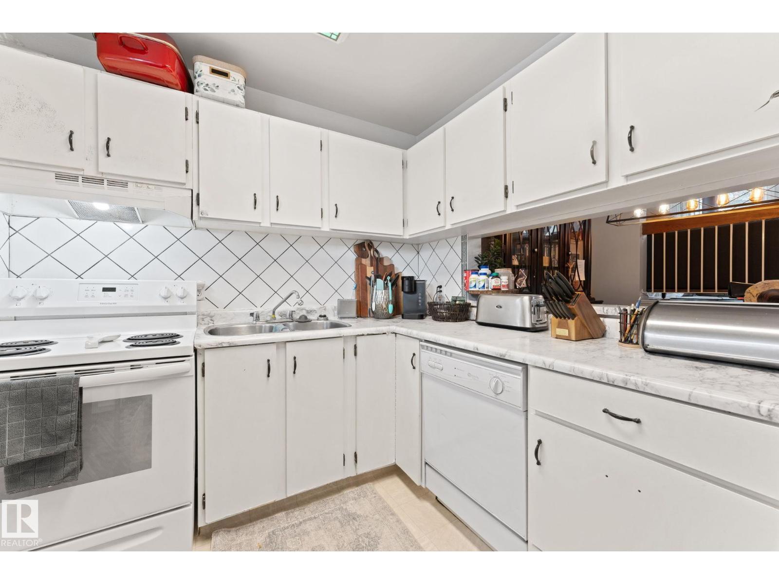 Additional image 4 of 6063 35a Avenue NW, Edmonton, AB, T6L1G7