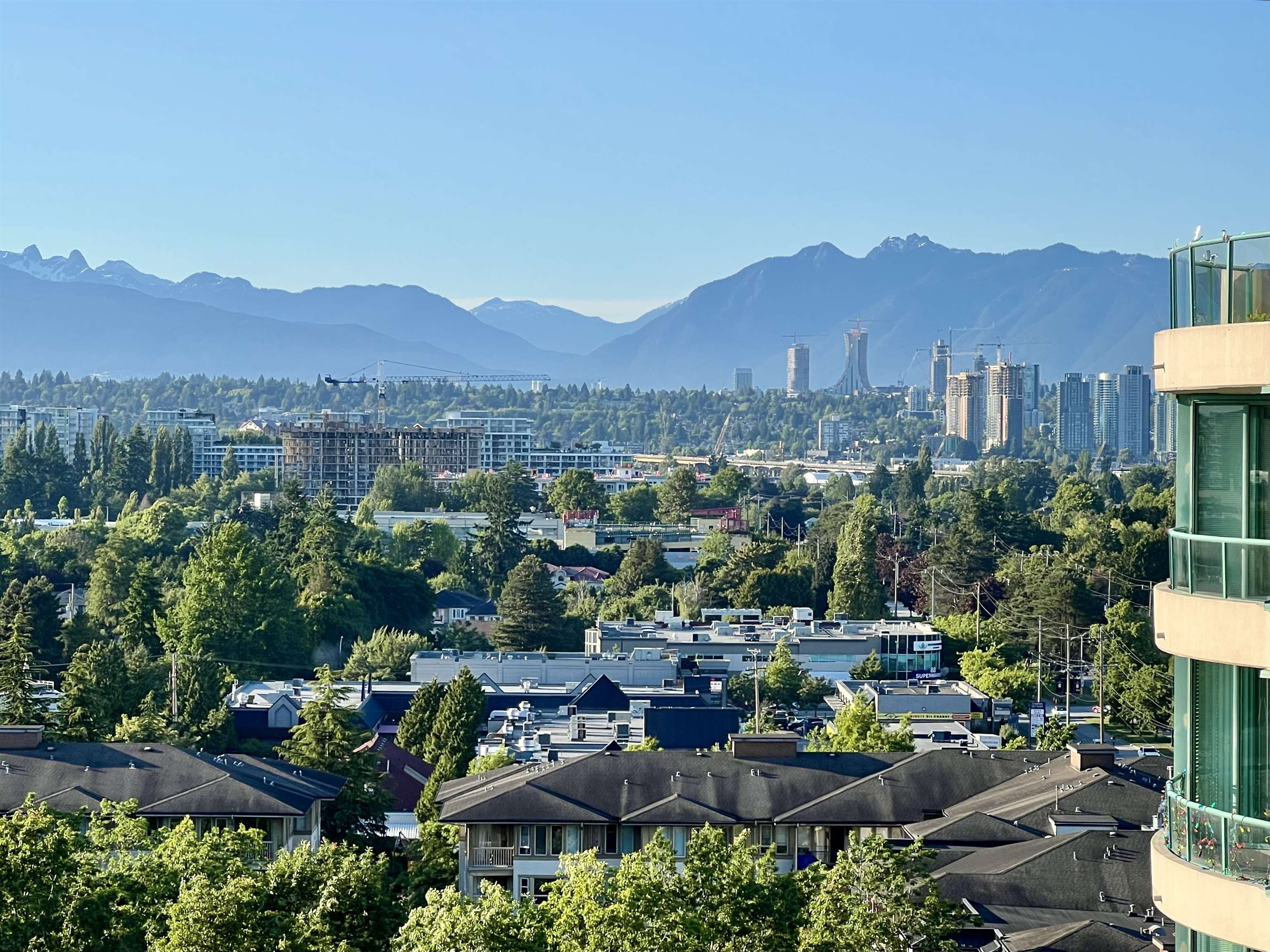 1505-8831 Lansdowne Road, Richmond, BC, V6X 3T5
