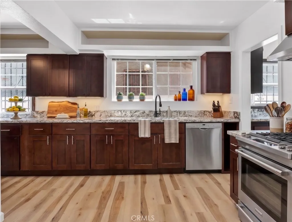 Additional image 8 of 7607 8th Avenue, Los Angeles, CA 90043