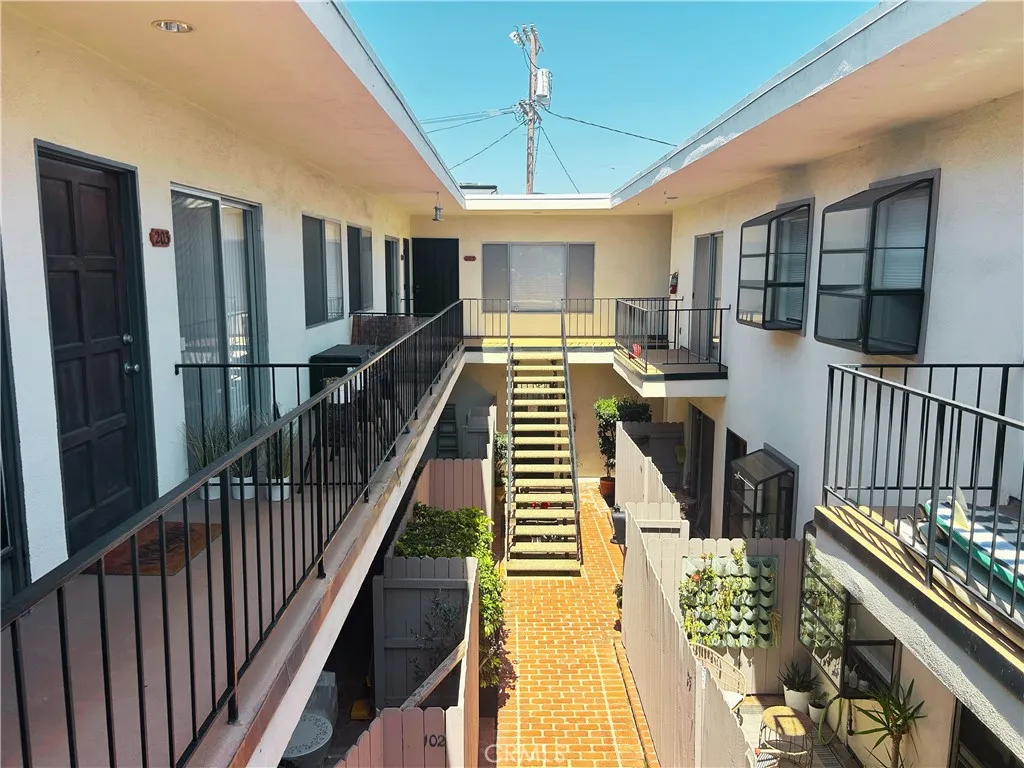 Additional image 40 of 1522 S Centinela Ave Unit 204, Los Angeles, CA 90025