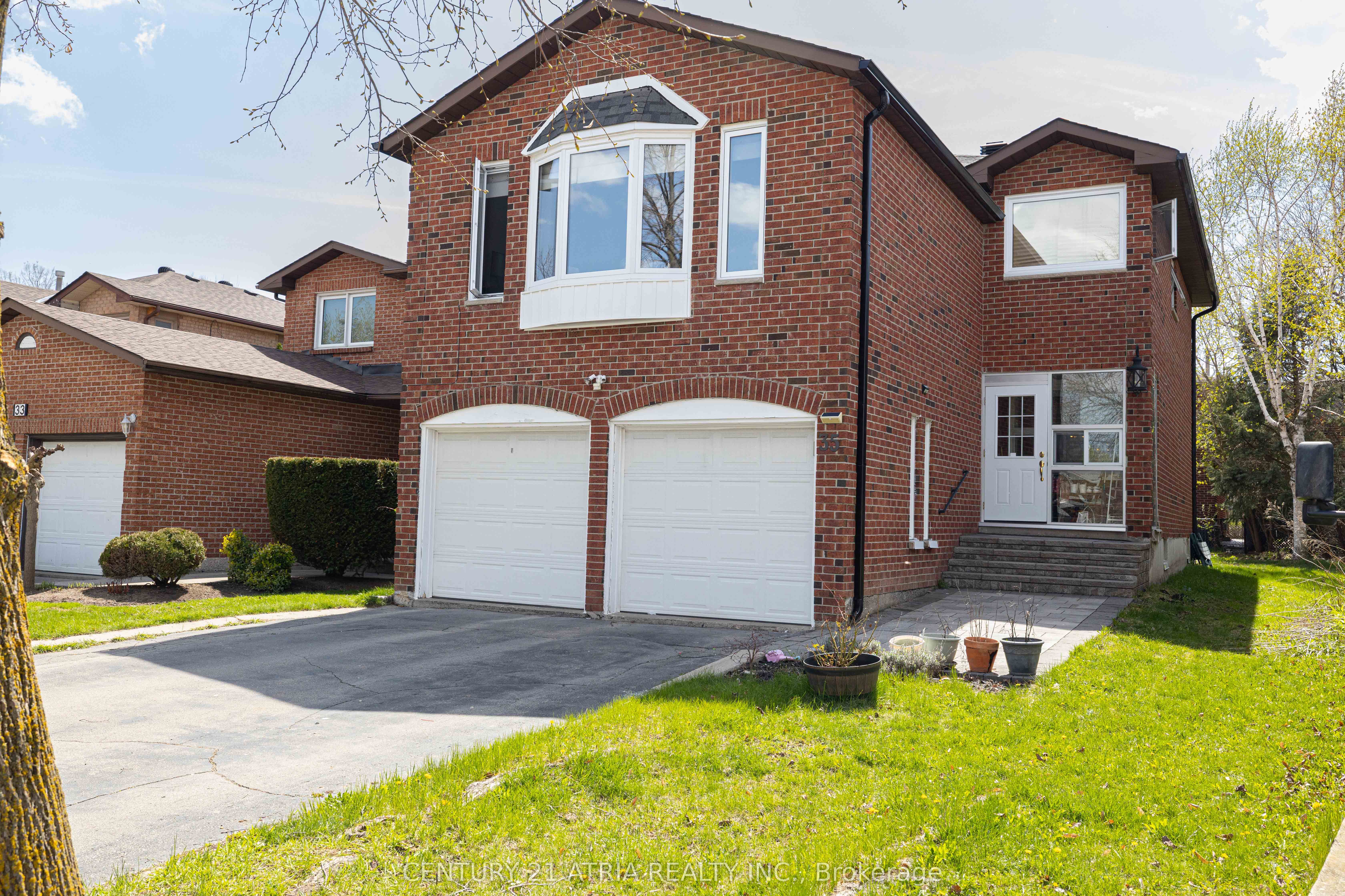 Additional image 2 of 35 Versailles Court, Richmond Hill, ON, L4C 8V6
