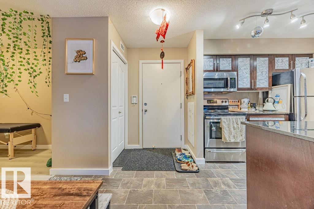 310-12025 22 Avenue SW, Edmonton, AB, T6W2Y1