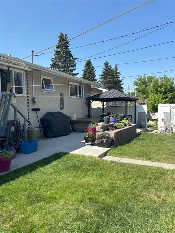 4924 40 Avenue NW, Calgary, AB, T3A 2P1