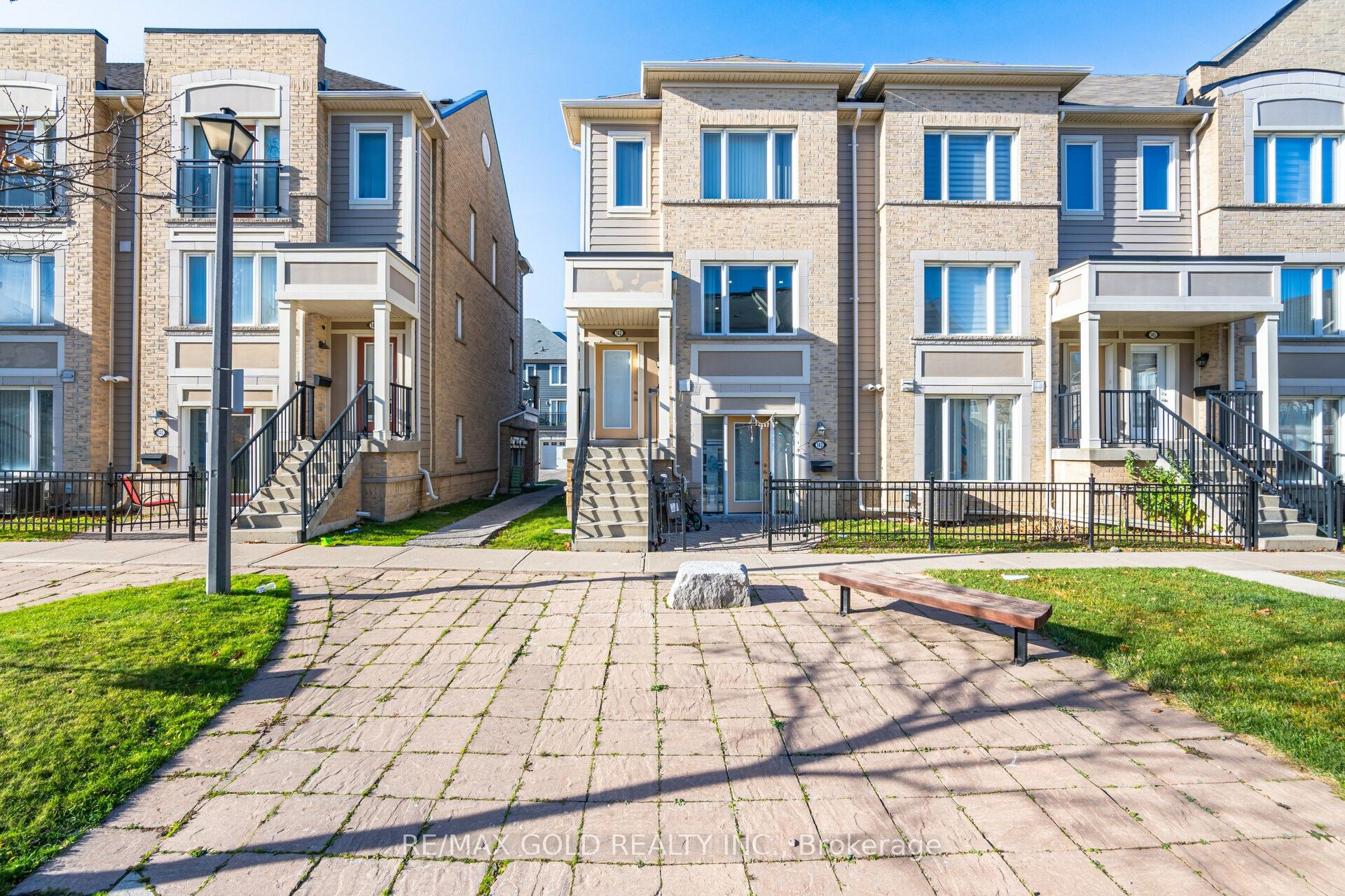 142-60 Fairwood Circle, Brampton, ON, L6R 0Y6