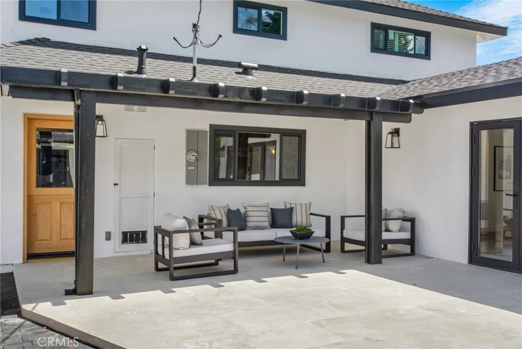Additional image 40 of 305 Robinhood Ln, Costa Mesa, CA 92627