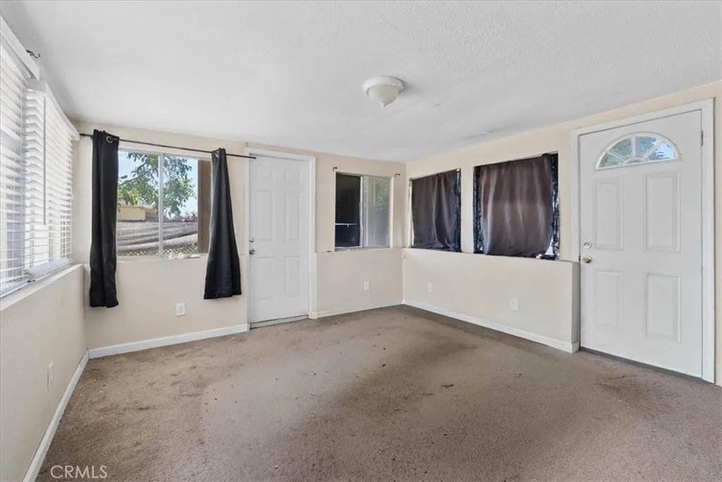 893 E 5th St, Beaumont, CA 92223 photo 5