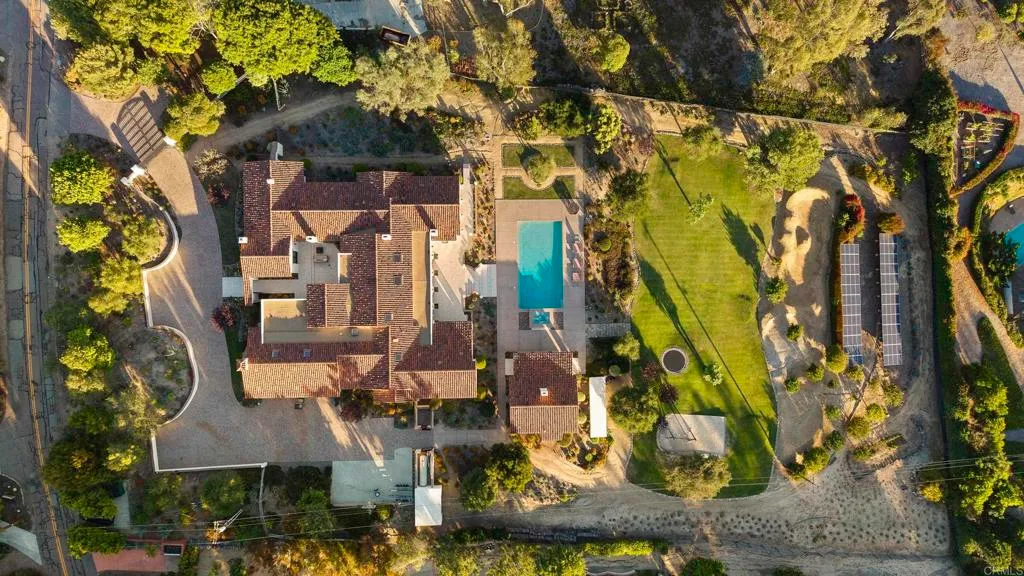 4943 El Arco Iris, Rancho Santa Fe, CA 92067