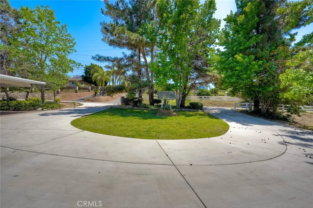 724 Barsby St, Vista, CA 92084 photo 4