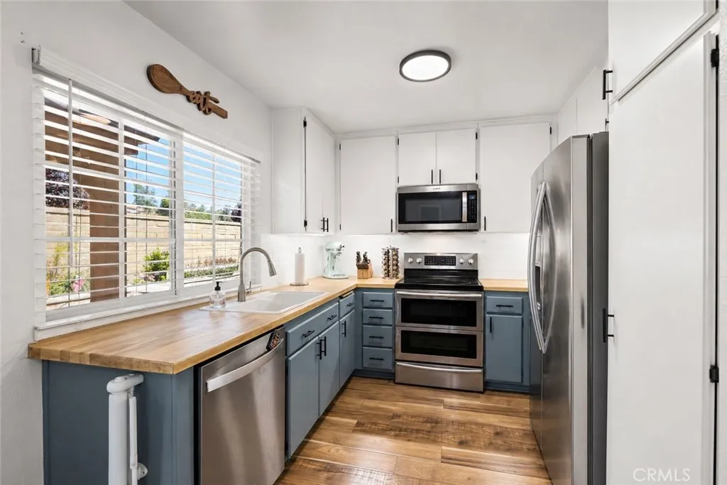 Additional image 10 of 21155 Larchmont Dr, Lake Forest, CA 92630
