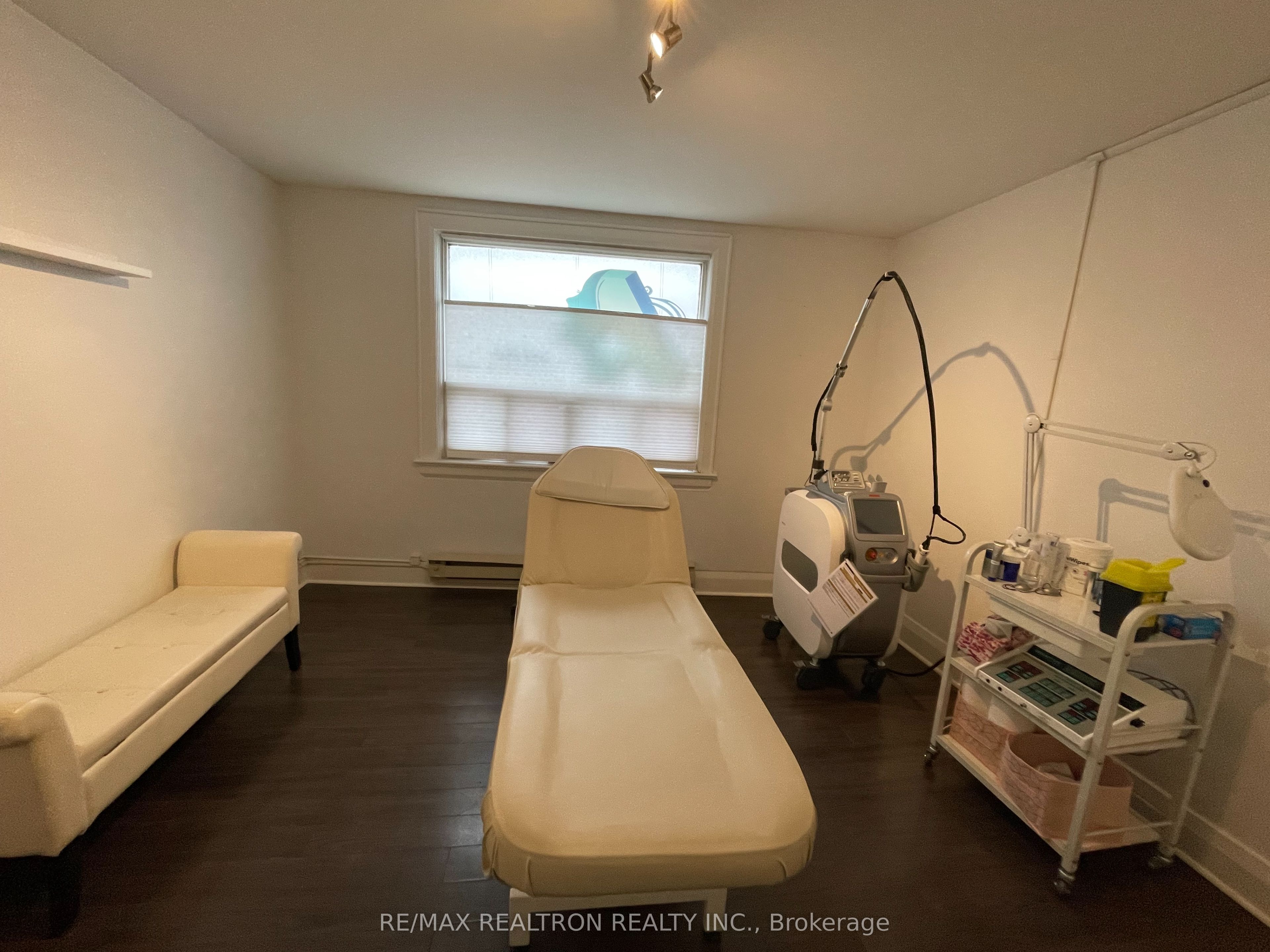 Additional image 2 of 3331A Yonge Street E, Toronto, ON, M4N 2L9