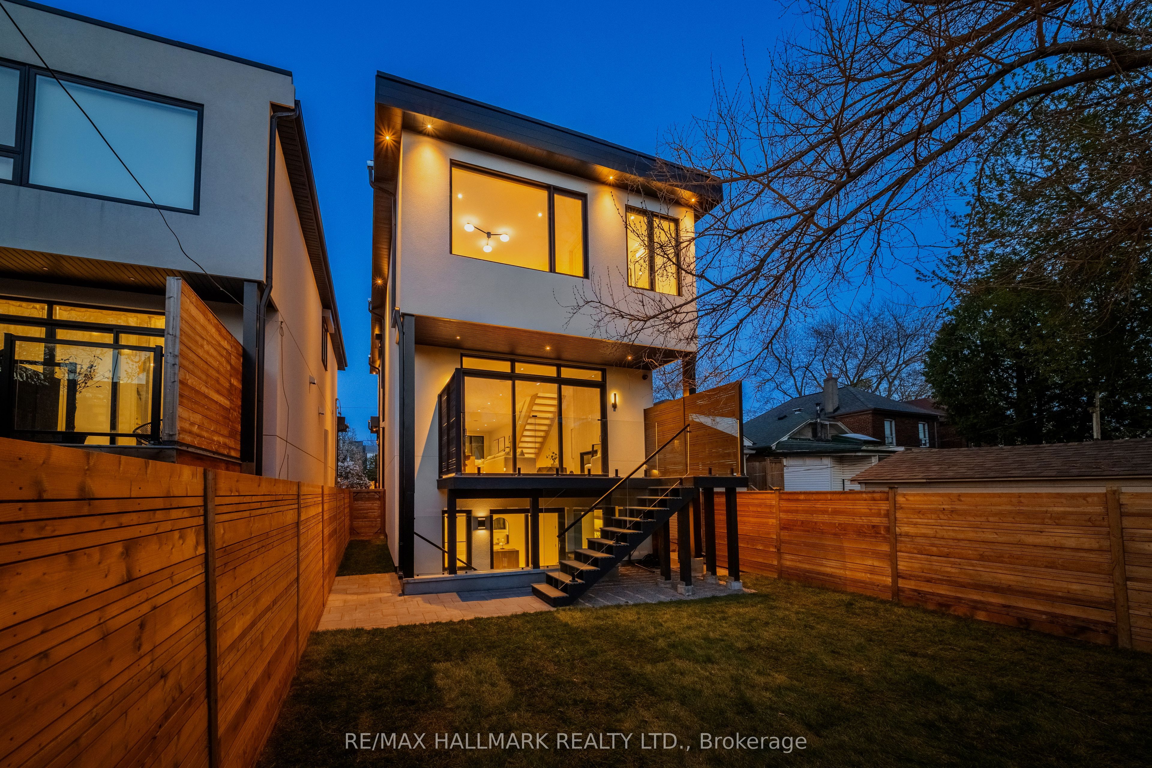 Additional image 5 of 10 Leroy Avenue, Toronto, ON, M4J 4G7