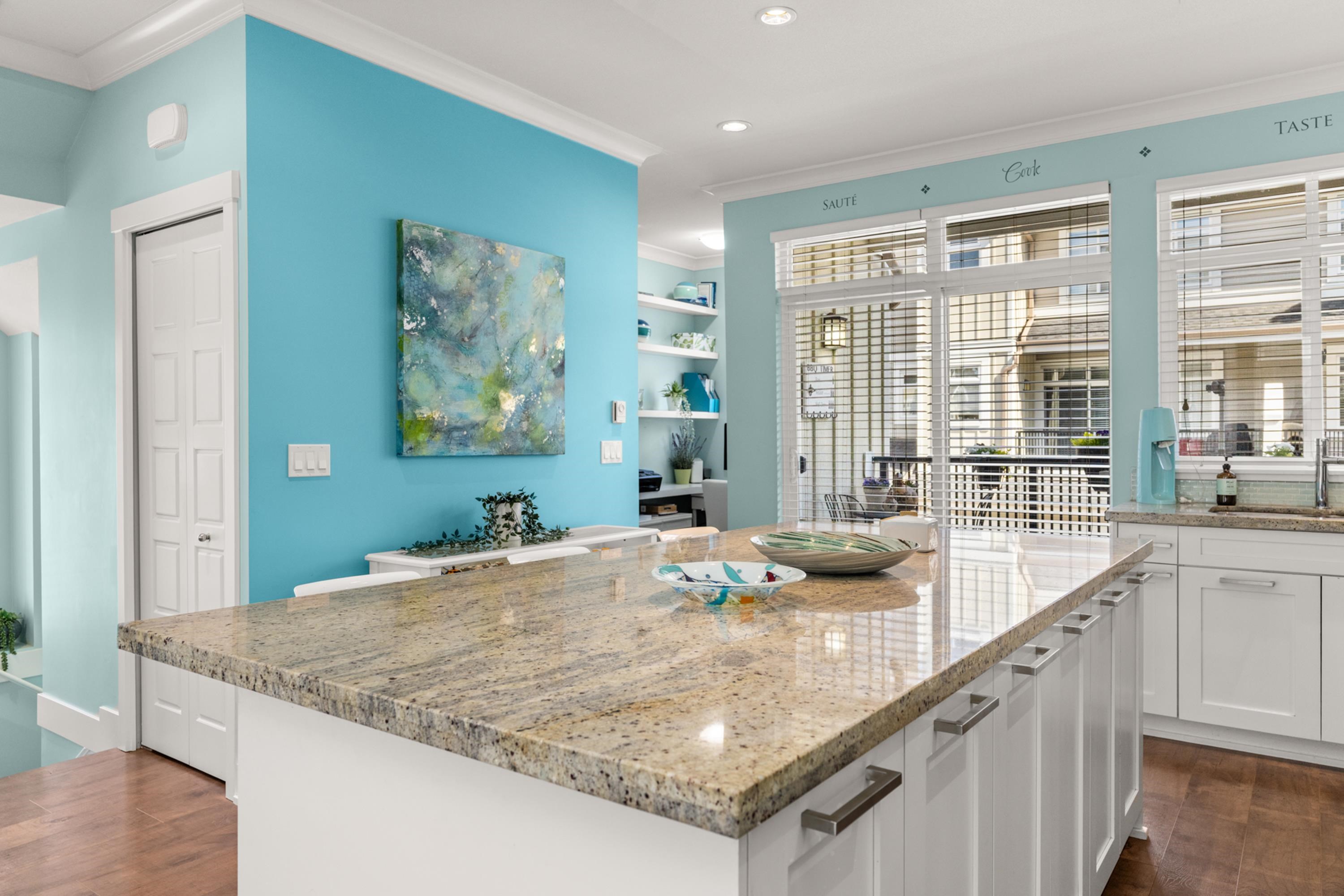 Additional image 5 of 24-2925 King George Boulevard, Surrey, BC, V4P 1B8