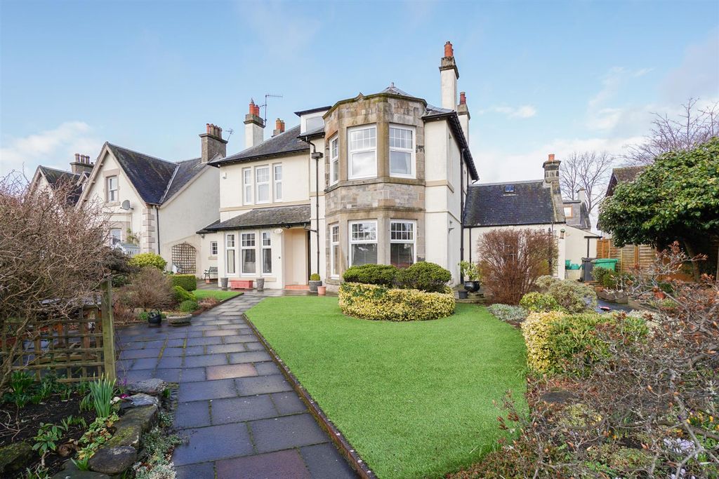 5 bed link detached house for saleChurch Road, Leven KY8