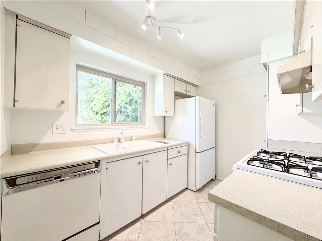 Additional image 9 of 6041 Fountain Park Lane Unit 11, Woodland Hills, CA 91367