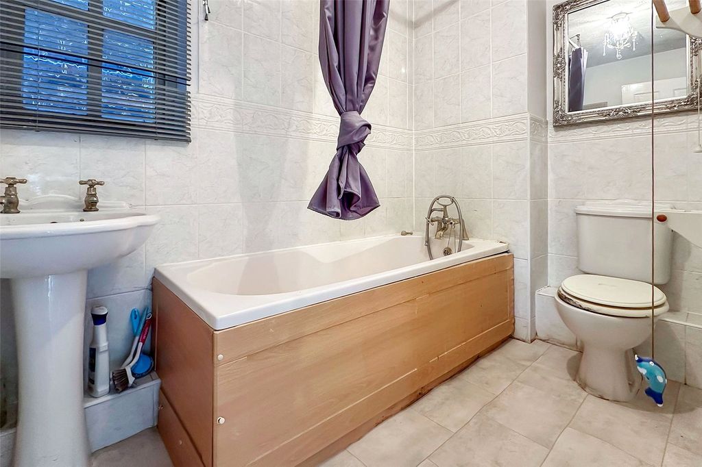 Additional image 11 of 4 bed detached house for saleColumbine Way, Littlehampton, West Sussex BN17
