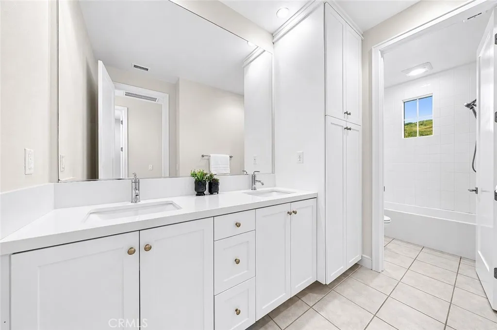 Additional image 74 of 162 Winnett, Irvine, CA 92602