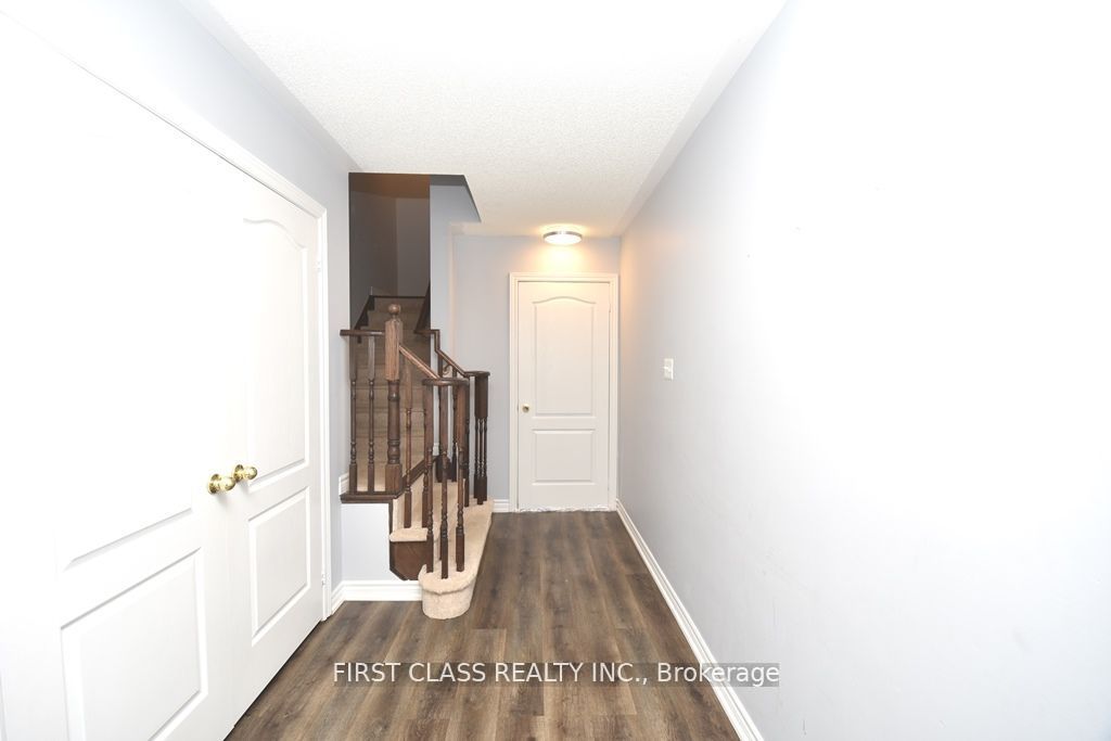 Upper-1542 Bruny Avenue, Pickering, ON, L1X 0C5 photo 2