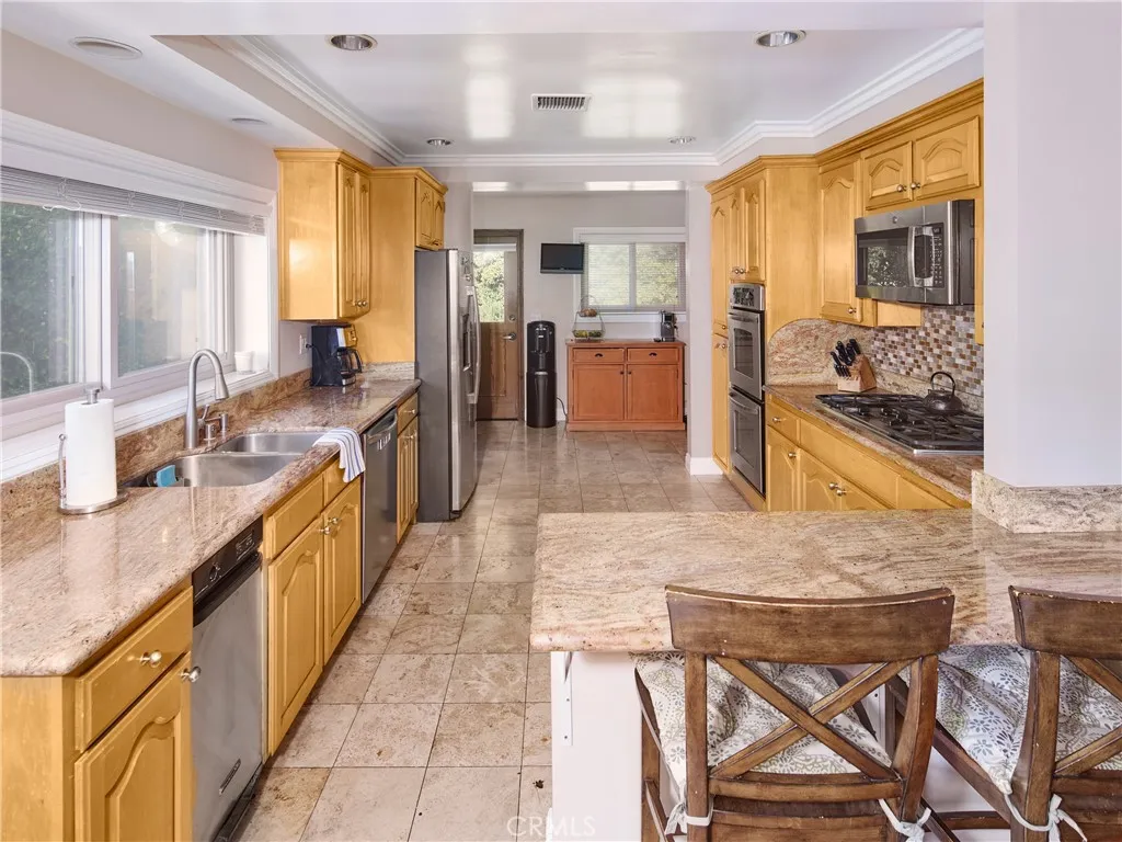 Additional image 5 of 864 Maryland St, El Segundo, CA 90245