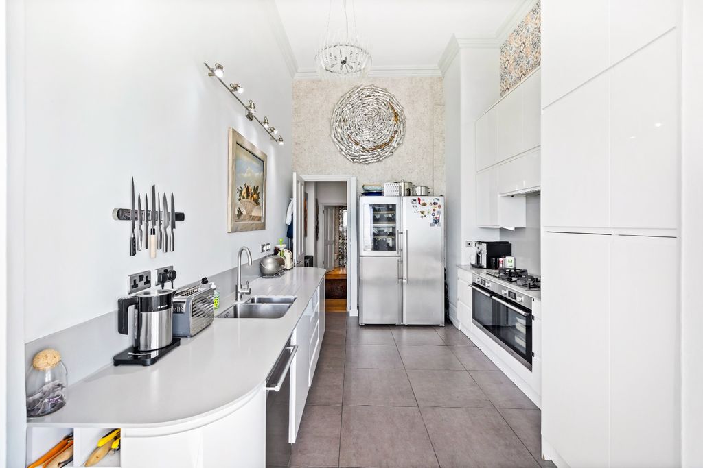 Additional image 7 of 3 bed flat for saleChichester Terrace, Brighton, East Sussex BN2