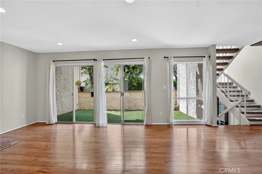 5267 Coldwater Canyon Ave Unit B, Sherman Oaks, CA 91401 photo 4