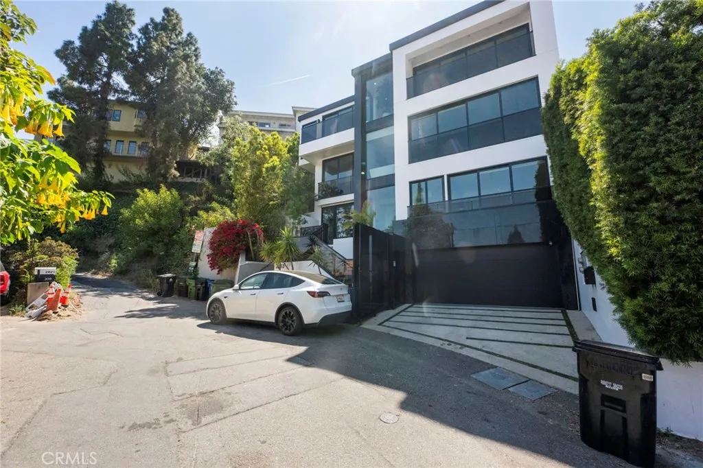 Additional image 2 of 2033 Glencoe Way, Los Angeles, CA 90068