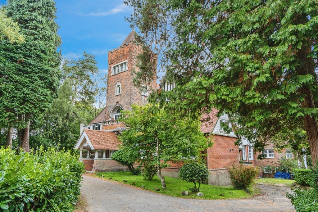 Additional image 6 of 1 bed flat for saleTower Road, Hindhead, Surrey GU26